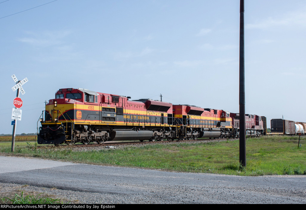 KCS 4183 leads a train north at El Toro 